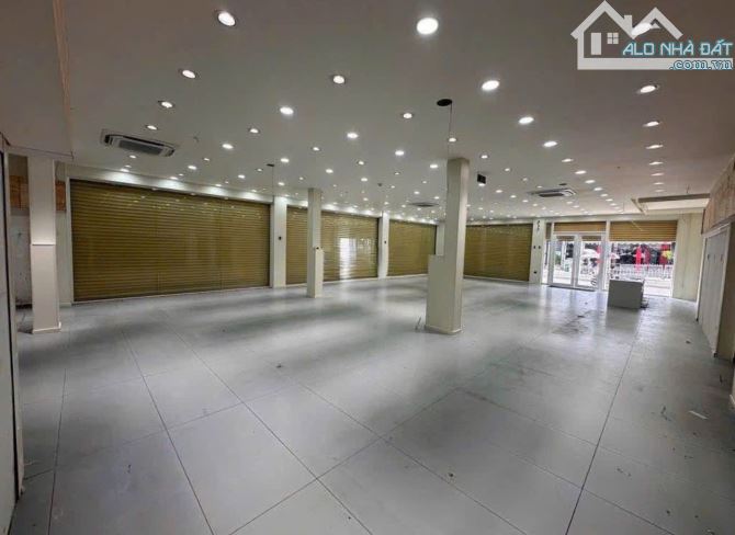 Cho thuê Góc 2MT 101-103 Lê Văn Quới, Quận Bình Tân. DT 11x36m nhà 2 tầng - 1
