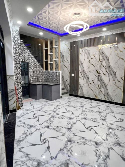 Nhà Đẹp 3 Tầng - Mặt Tiền Đường Nhánh Cầu Tân Thuận - Khu Sầm Uất - 4 TỶ5 - 1