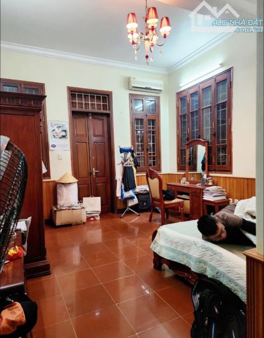Giá ĐẦU TƯ nhà đường Cầu Giấy, quận Cầu Giấy 65m LÔ GÓC ra phố 10M 13,9 tỷ - 1