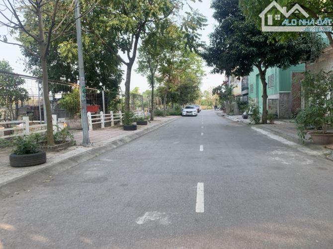 Bán 60m đất tái định cư Trâu Quỳ, rẻ nhất trong các khu tái định cư, đất gần hồ hiện hữu - 1