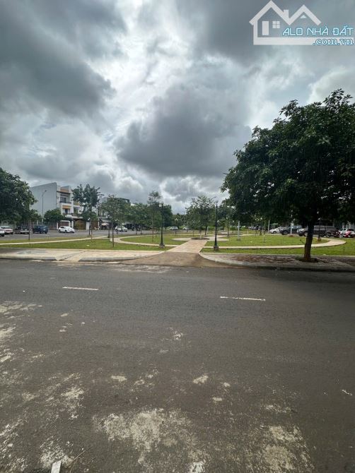 ĐẤT MẶT TIỀN TRẦN QUANG DIỆU VIEW HOA VIÊN: GIÁ 4.9 tỷ - 1