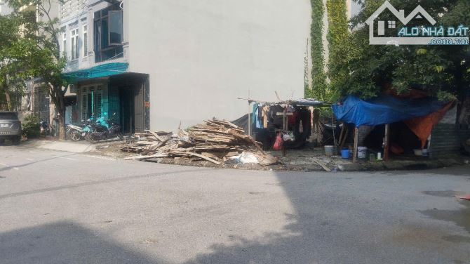 Bán đất Yên Nghĩa lô góc khu A, 50m2, tặng GPXD 6,5T, bên cạnh là TTTM BITIS giá 12 tỷ hơn