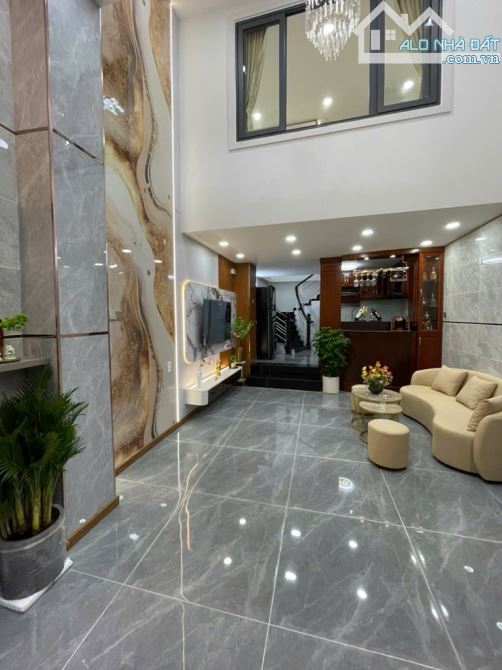 SIÊU PHẨM PHẠM VĂN CHIÊU 5 TẦNG, HẺM 5M, SÁT MẶT TIỀN, 4M x 10M, NHỈNH 6 TỶ - 1