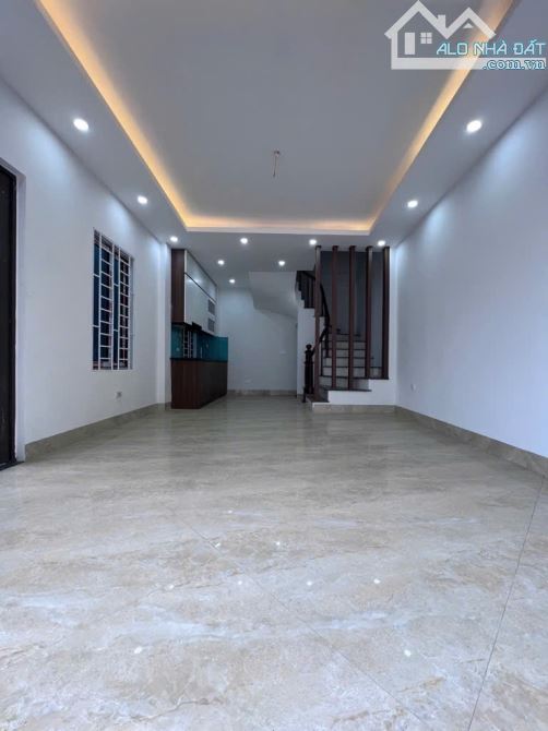 NHÀ HOÀNG QUỐC VIỆT – 43M2 x 5 TẦNG – THANG MÁY – QUY HOẠCH RA MẶT ĐƯỜNG 17M – 12 TỶ - 1