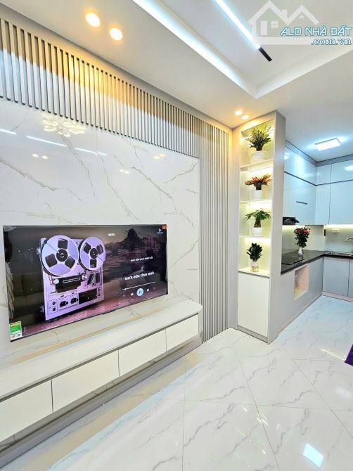Cực Phẩm! Bán Nhà Giáp Ngoại Giao Đoàn, Xuân La -Gần Phố -35M2 - 5Tầng -Mt 4.5 m - 6Tỷ Hơn - 1