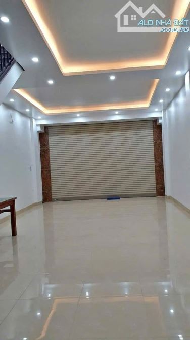 ❤️CHO THUÊ Nhà Hoàng Quốc Việt, DT 95m, 4 tầng, Mt 4m, NHÀ ĐẸP, VÀO LUÔN, 40tr/tháng. - 1