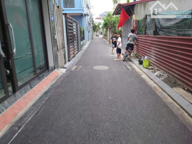 Bán đất Hậu Dưỡng Kim Chung 46m2 ở hay cho thuê đều đẹp - 1