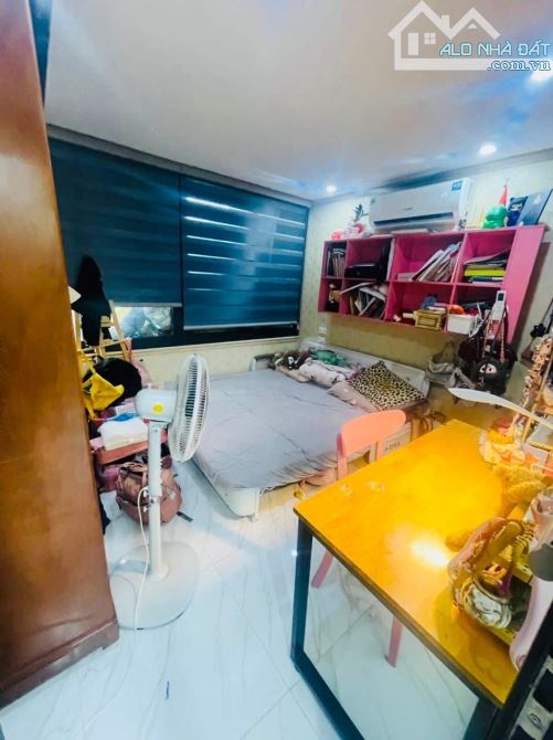 Bán gấp tập thể B2 195 Đội Cấn💥2 Ngủ+WC💥Sổ riêng💥Nhà đẹp ở luôn💥Oto đỗ💥2.9 Tỷ - 1