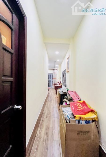 BÁN NHÀ 2 TẦNG GẦN CHỢ ĐẦU MỐI HÓC MÔN - GẦN VÀNH ĐAI 3 - SỔ HỒNG RIÊNG - CHỈ 5.X TỶ - 1