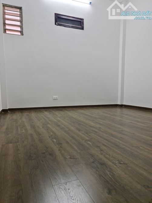 Nhà Chủ Tự Xây Phố Đội Cấn, Ngõ Ba Gác, DT 42m2*4T, MT 3.5m, Giá 8.1 Tỷ. - 1
