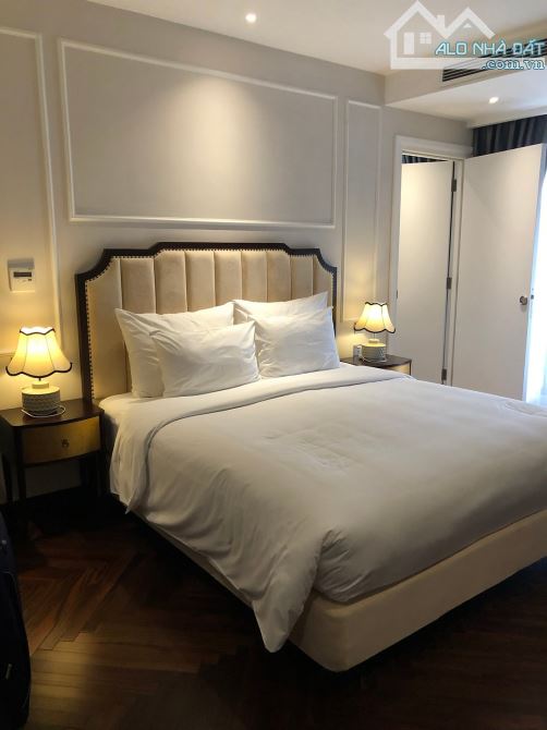 Cần bán tòa khách sạn vip 5*- mặt phố cổ Hàng Bông 260m2, 240 tỷ - doanh thu khủng 3 tỷ/th - 12
