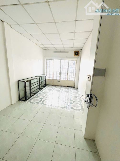 ĐÚNG 3 BƯỚC RA MẶT TIỀN CÁCH BÊN Q1 ĐÚNG 1 CÂY CẦU GIÁ CHÊNH NHAU 2 TỎI - 12