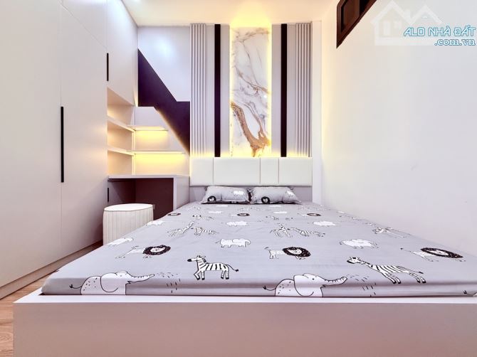 Ngõ Hoà Bình 7_ Lô góc full nội thất_ DT:40m _ 4 tầng, 4 ngủ_ giá chào 9.5 Tỷ - 15