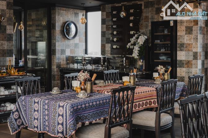 Cần bán tòa khách sạn vip 5*- mặt phố cổ Hàng Bông 260m2, 240 tỷ - doanh thu khủng 3 tỷ/th - 20