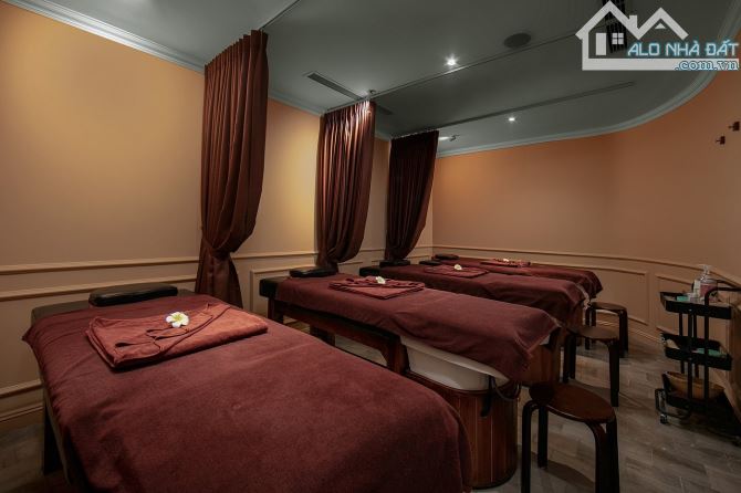 Cần bán tòa khách sạn vip 5*- mặt phố cổ Hàng Bông 260m2, 240 tỷ - doanh thu khủng 3 tỷ/th - 21
