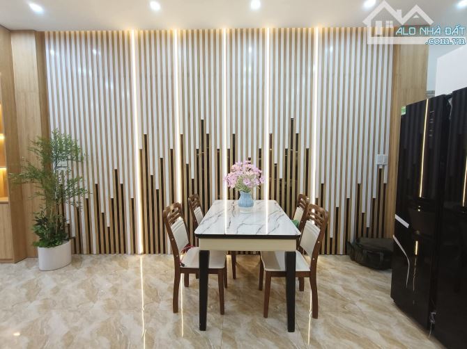 BÁN NHÀ BỒ ĐỀ  - 45M2 - 6 TẦNG - Ô TÔ - THANG MÁY - FULL NỘI THẤT - 2