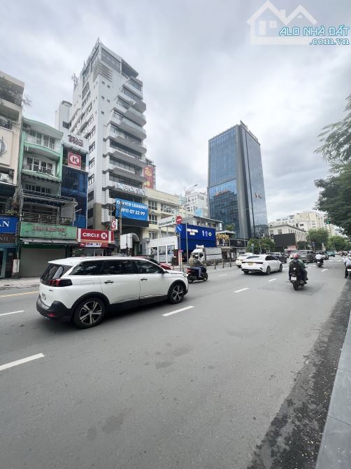 Toà Nhà Hầm 13 Tầng Góc 2MT Nguyễn Thị Minh Khai, Q.3, 11x36m, HĐT 1 Tỷ/tháng, Chỉ 329 Tỷ - 2