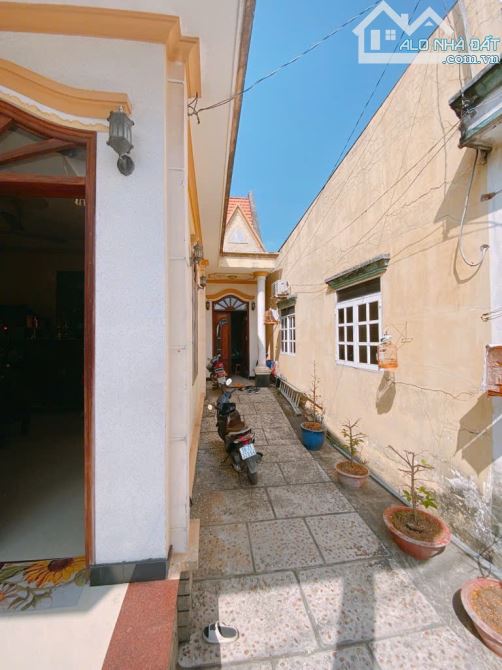 BÁN NHÀ MẶT TIỀN KINH DOANH 462M2 - LÊ VĂN LƯƠNG - VỊ TRÍ VÀNG - NGANG 17.8M- CHỈ 14 TỶ - 2