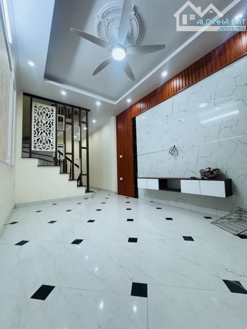 Bán nhà Phương Canh, 10m ra oto, 3 bước ra chợ Canh, 30m2 x 5 tầng - 2
