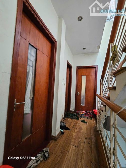 Cần tiền!!! Bán Nhà phố Nguyễn Chí Thanh Đống Đa 42m2 5 tầng mt 4.2m - 2