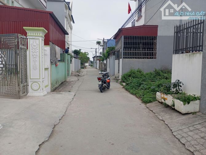 Chuyển nhượng lô đất 193,8m2 ngang 7,05m Thanh Sơn Kiến Thụy giá 2,4 tỷ - 2