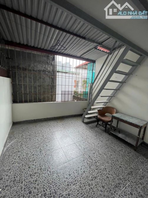 Chuyển nhượng căn nhà 3,5 tầng cạnh TĐC A51 Ô tô vào tận nơi - 2