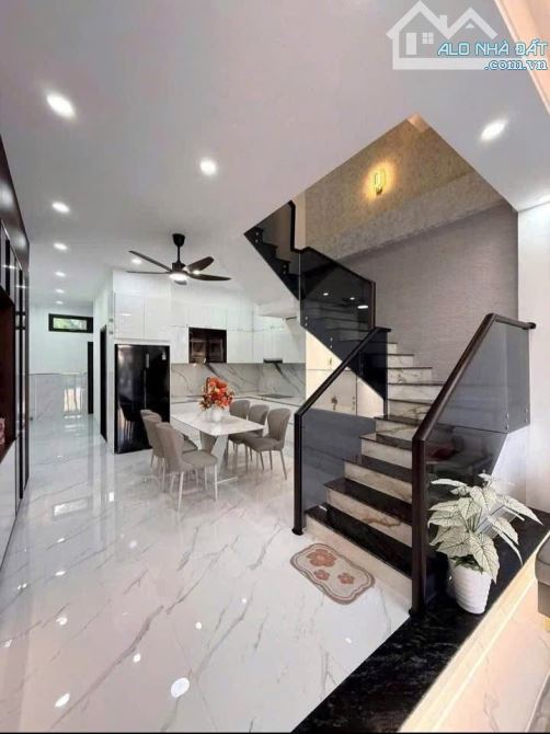 NHÀ ĐẸP BÌNH CHÁNH, gần chợ Hưng Long rộng 3 phòng ngủ - 2