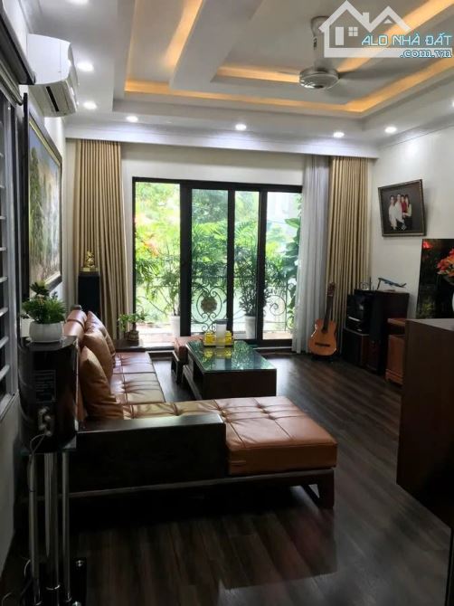 Siêu phẩm Phố Bồ Đề, Long Biên, 90m², View Hồ- Vỉa hè kinh doanh đỉnh, Giá 30.9 tỷ - 2