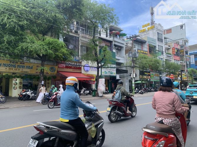 1 CĂN DUY NHẤT NHÀ HXH D5 -GẦN NGUYỄN GIA TRÍ P25 BT - 4X20 - 5 TẦNG -HĐT 50TR/TH-16 TỶ - 2