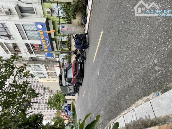 BÁN NHÀ PHÚ XÁ 104M2 MT 5m Tặng nhà vỉa hè ô tô tránh - hàng kín - 2
