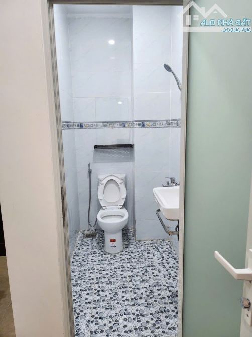 Bán nhà hẻm Dương Bá Trạc Phường 1 Quận 8. Nhà hẻm xe hơi thông thoáng, gần cầu Nguyễn Văn - 2