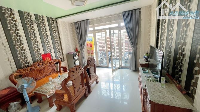 Nhà 3 Tầng 82m2 ngay Chợ Tăng Nhơn Phú B Thủ Đức 7ty4 - 2