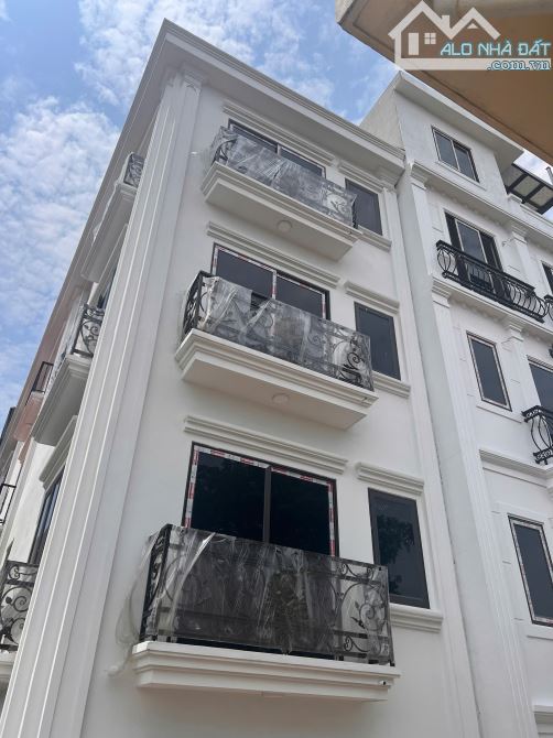 NHÀ HOÀNG QUỐC VIỆT – 43M2 x 5 TẦNG – THANG MÁY – QUY HOẠCH RA MẶT ĐƯỜNG 17M – 12 TỶ - 2