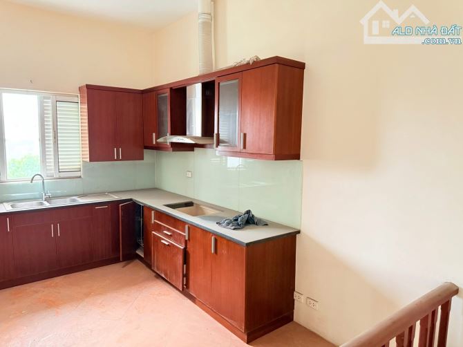HẠ CHÀO CẢ TỶ BÁN GẤP NHÀ NGÕ 399 Âu Cơ 110M mt 8m view hồ giá rẻ nhất - 2