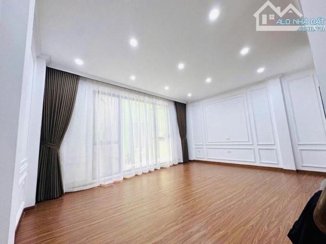 CHỈ 24.5 TỶ SIÊU PHẨM MẶT PHỐ HOÀNG HOA THÁM, BA ĐÌNH –THANG MÁY - THÔNG SÀN - KINH DOANH - 2