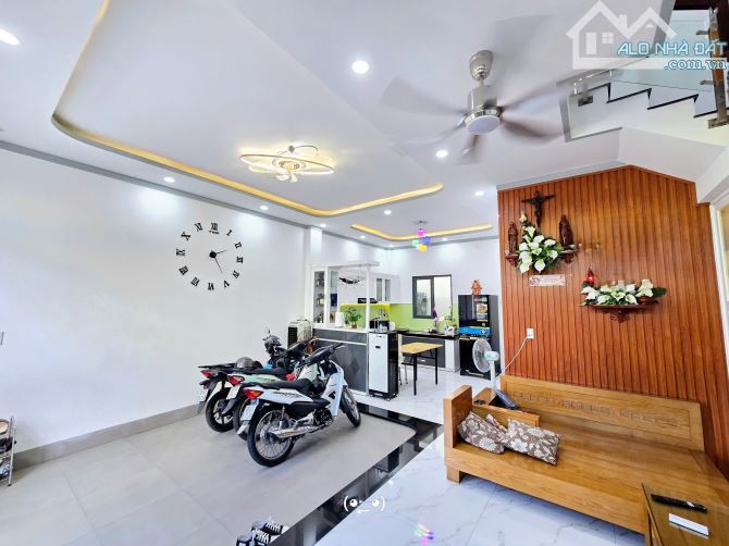 BÁN NHÀ 1T1L P.HỐ NAI 1 SẸC NGUYỄN ÁI QUỐC VÀO ĐG 2 XE HƠI CHỈ 4,1 TỶ - 2