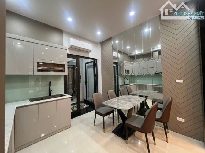 BÁN NHÀ CỔ LINH, TƯ ĐÌNH LONG BIÊN 58M 7 TẦNG THANG MÁY GARA Ô TÔ GIÁ 18,2 TỶ - 2