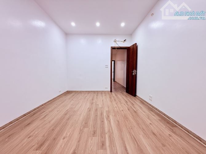 Ngõ Hoà Bình 7_ Lô góc full nội thất_ DT:40m _ 4 tầng, 4 ngủ_ giá chào 9.5 Tỷ - 24
