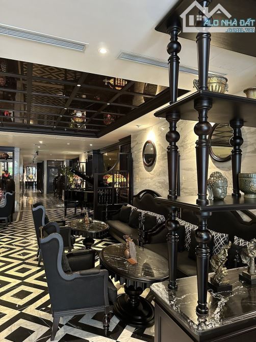 Cần bán tòa khách sạn vip 5*- mặt phố cổ Hàng Bông 260m2, 240 tỷ - doanh thu khủng 3 tỷ/th - 3