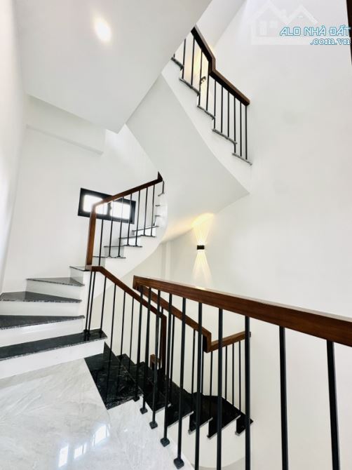 B.án n.hà -HOA LÂM–Việt Hưng: 42m² x 4 tầng,mới tinh TK đẹp, tặng full NT –chỉ  7,5ỷ.  • D - 3