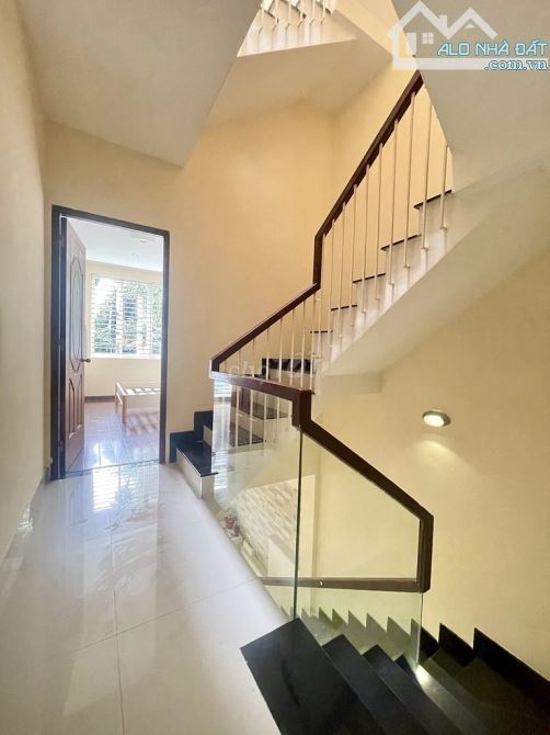 BÁN NHÀ mặt tiền đường Cù Lao, Quận Phú Nhuận, Dt: 4m x 20m. Giá chỉ 26 tỷ - 3