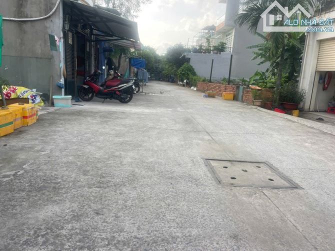 THỚI TAM THÔN. HÓC MÔN. ĐẤT FULL THỔ CƯ. ĐƯỜNG NHỰA 10m. THÍCH HỢP XÂY DỰNG BIỆT THỰ. CHDV - 3