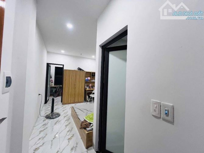 Bán nhà Mỹ Đình, dt37m, lô góc 2 thoáng, gần ô tô, full nội thất. 8,5 tỷ. - 3