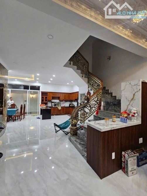 Bán Biệt thự hẻm 6m Trịnh Đình Trọng Tân Phú 8x19.5m đúc 3 lầu ST (trang bị thang máy) - 3