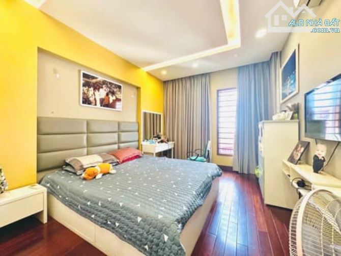 BÁN NHÀ ĐƯỜNG ĐỒNG ME - MỄ TRÌ: 47M 5T MT RỘNG - 30M Ô TÔ, GẦN PHỐ - SỔ ĐẸP FULL ĐỒ Ở NGAY - 3