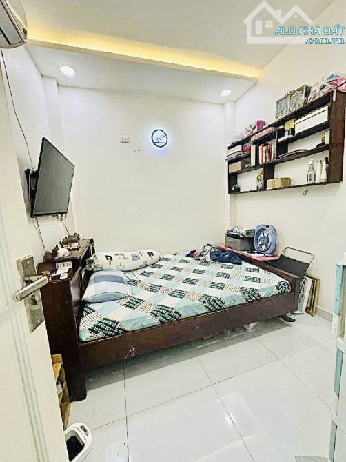 1 căn duy nhất - Quận 6 - Chợ Phú Lâm - 4 tầng - Ngang 4,3m - 5PN - Đường 8m xe tải thông - 3