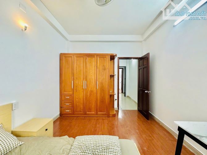 Bán nhà sát mặt tiền Huỳnh Mẫn Đạt Quận 5 đúc 5 tầng 7PN dòng tiền 29tr/th tặng nội thất - 3