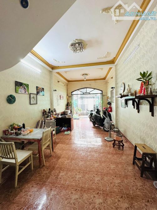 SIÊU PHẨM TÂN BÌNH - HẺM NHỰA XE HƠI - SÁT MẶT TIỀN 📍 Nguyễn Hồng Đào, P.14, Tân Bình - 3