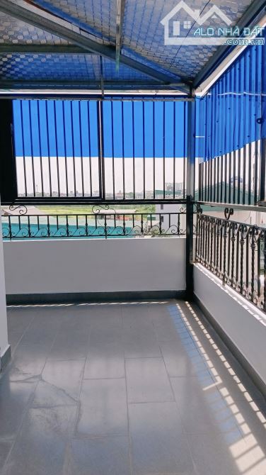 BÁN NHÀ THẠCH BÀN 40M-7 TẦNG-5MT-6 TỶ  NHÀ ĐẸP THIẾT KẾ HIỆN ĐẠI - 3