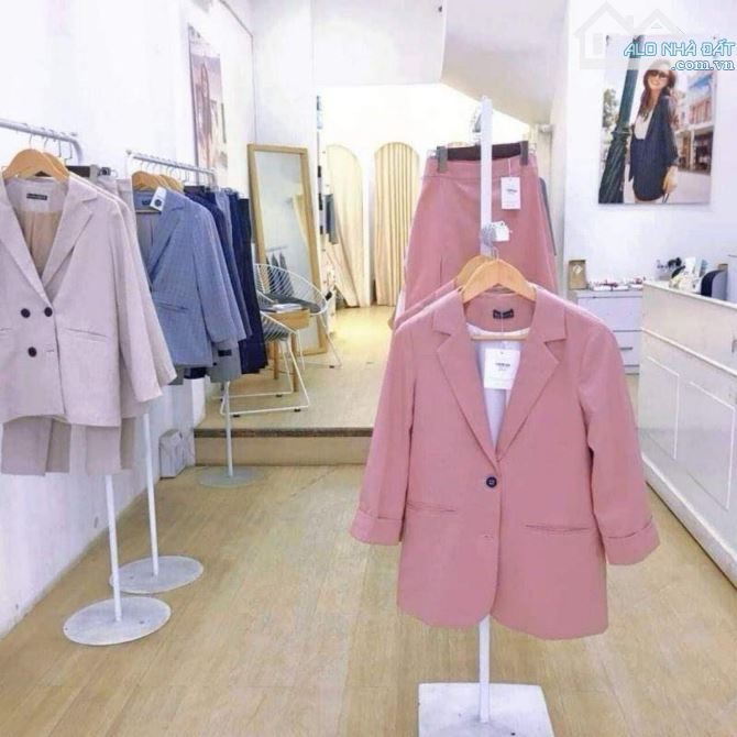 Bán nhà mặt phố Khâm Thiên phố lớn đường 2 chiều vỉ hè rộng kinh doanh văn phòng giá tốt D - 3